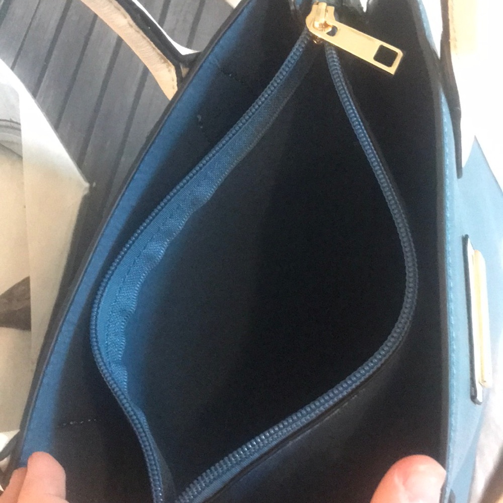 Purse - Picture 4 of 4